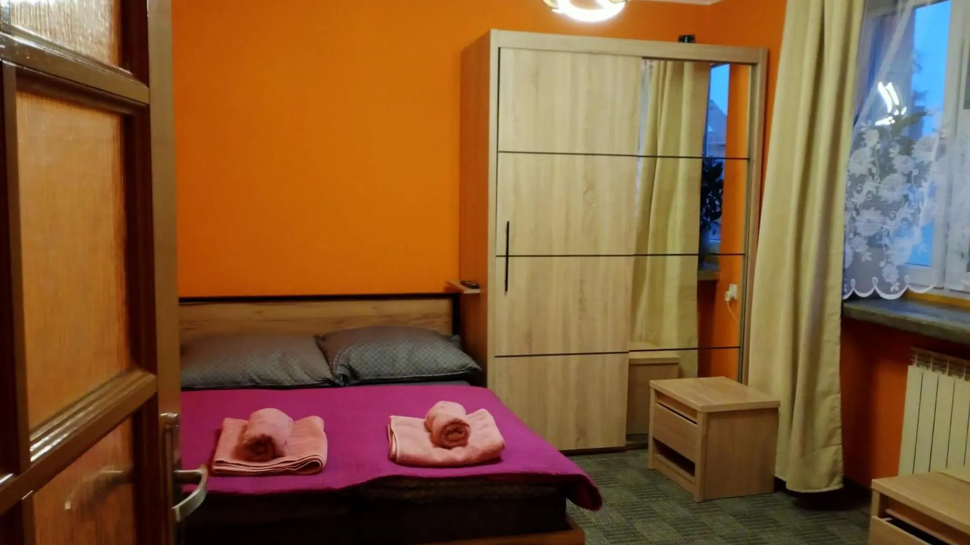Uroczy Apartament 3 location